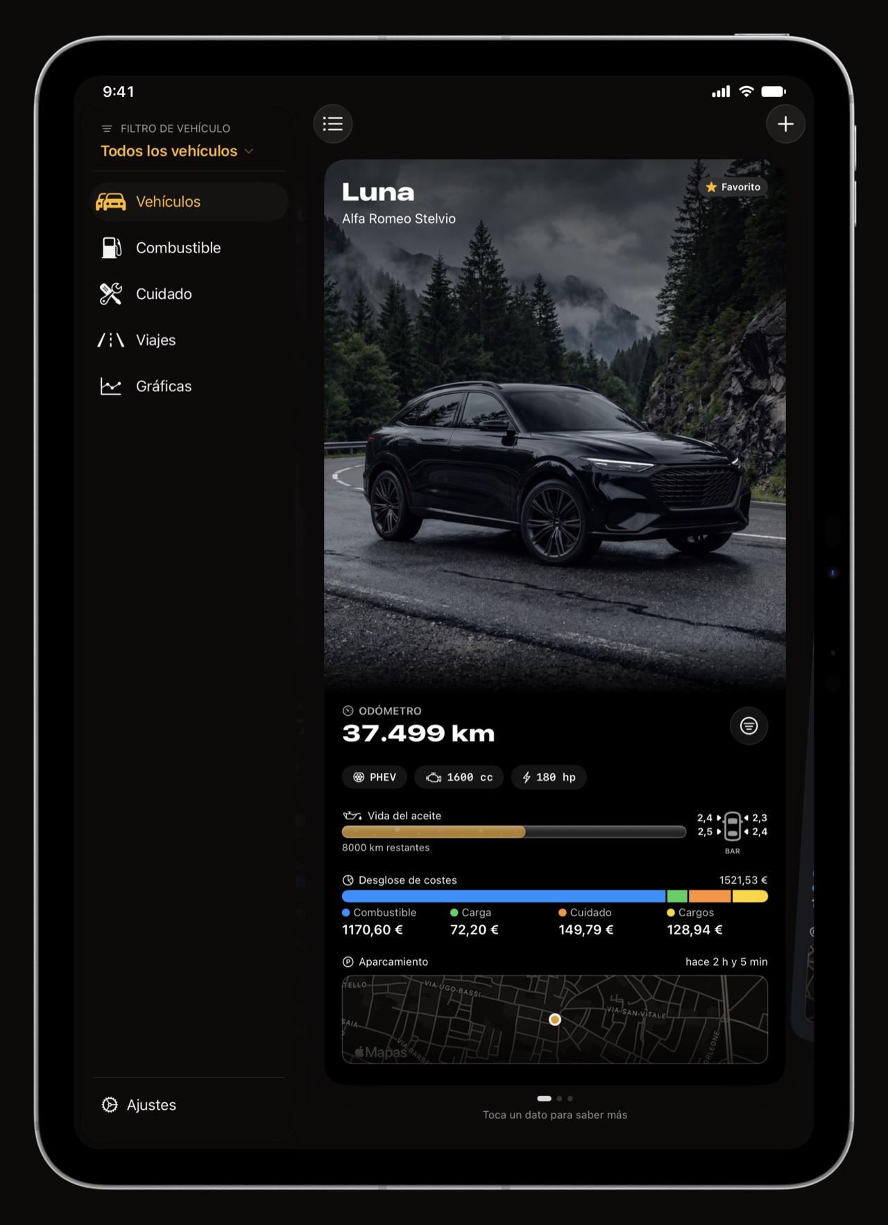 WrenchTime en iPad con la barra lateral fija y las fichas de los vehículos al lado