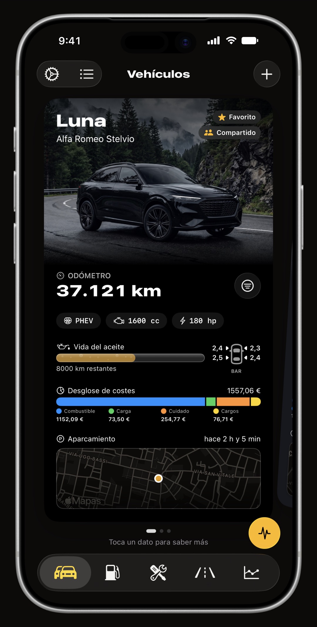 Garaje de WrenchTime en iPhone con la tarjeta de un coche marcada como Compartido