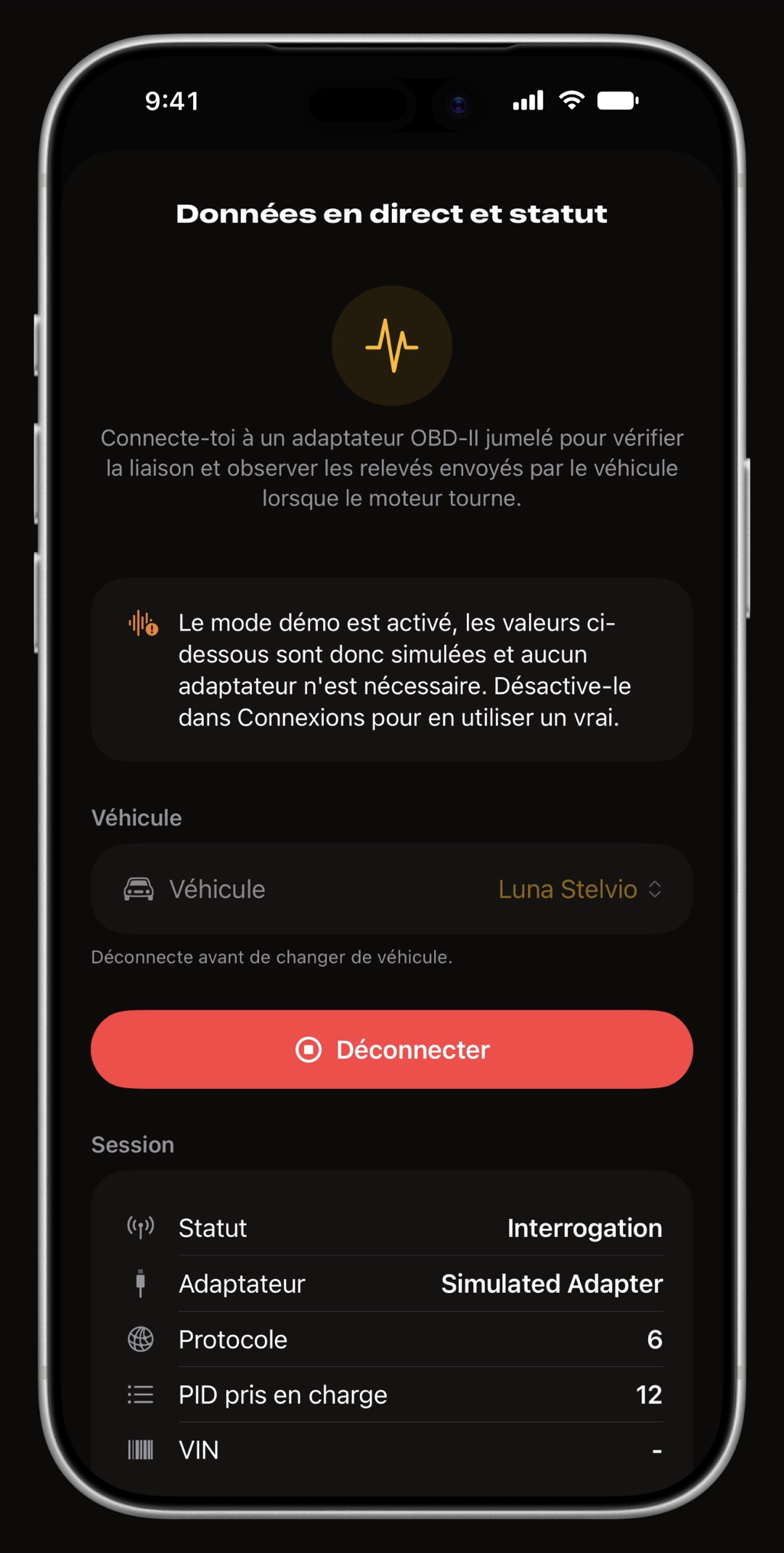 Relevés OBD-II en direct de WrenchTime sur iPhone, une grille de cadrans annulaires groupés par mouvement, moteur, carburant et air