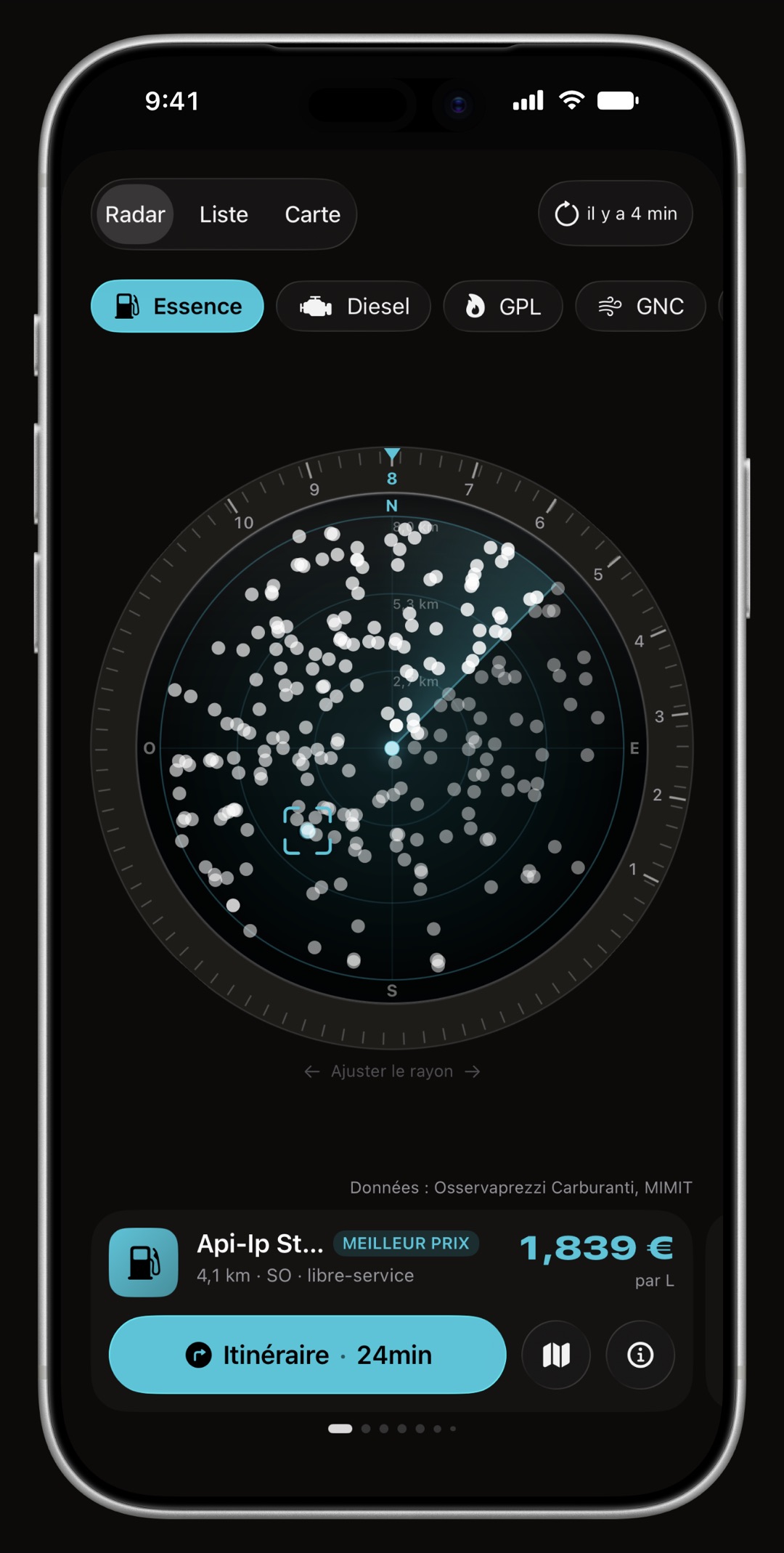 Radar des prix WrenchTime sur iPhone, dont la bague, le cône de cap et la fiche de station sont dessinés dans la couleur d'accent: Bleu canard