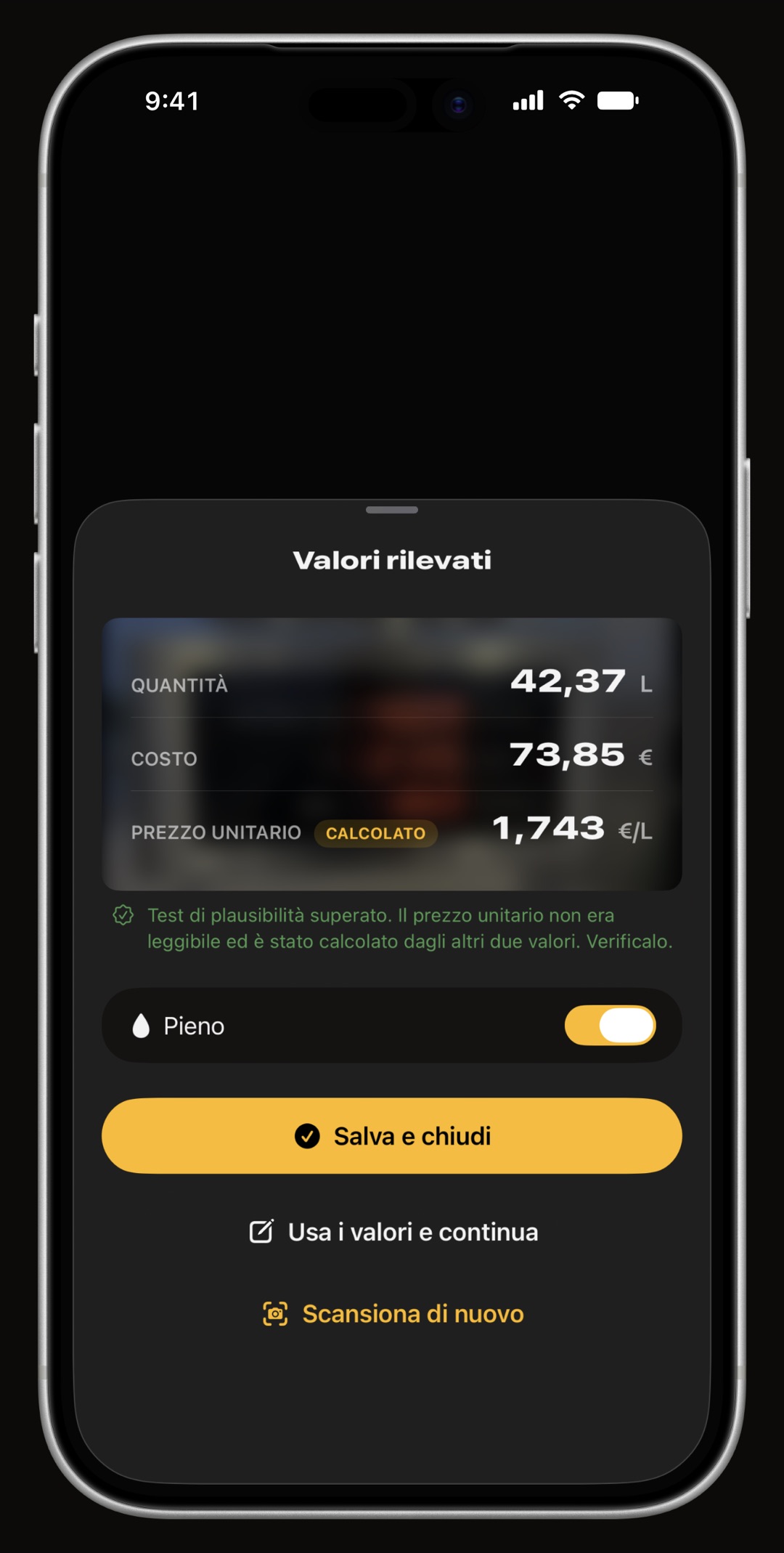 WrenchTime su iPhone dopo la scansione del display di una colonnina di carburante, con il volume rilevato in galloni, il costo in dollari e un prezzo unitario calcolato dai due, con un controllo di plausibilità e un interruttore Pieno