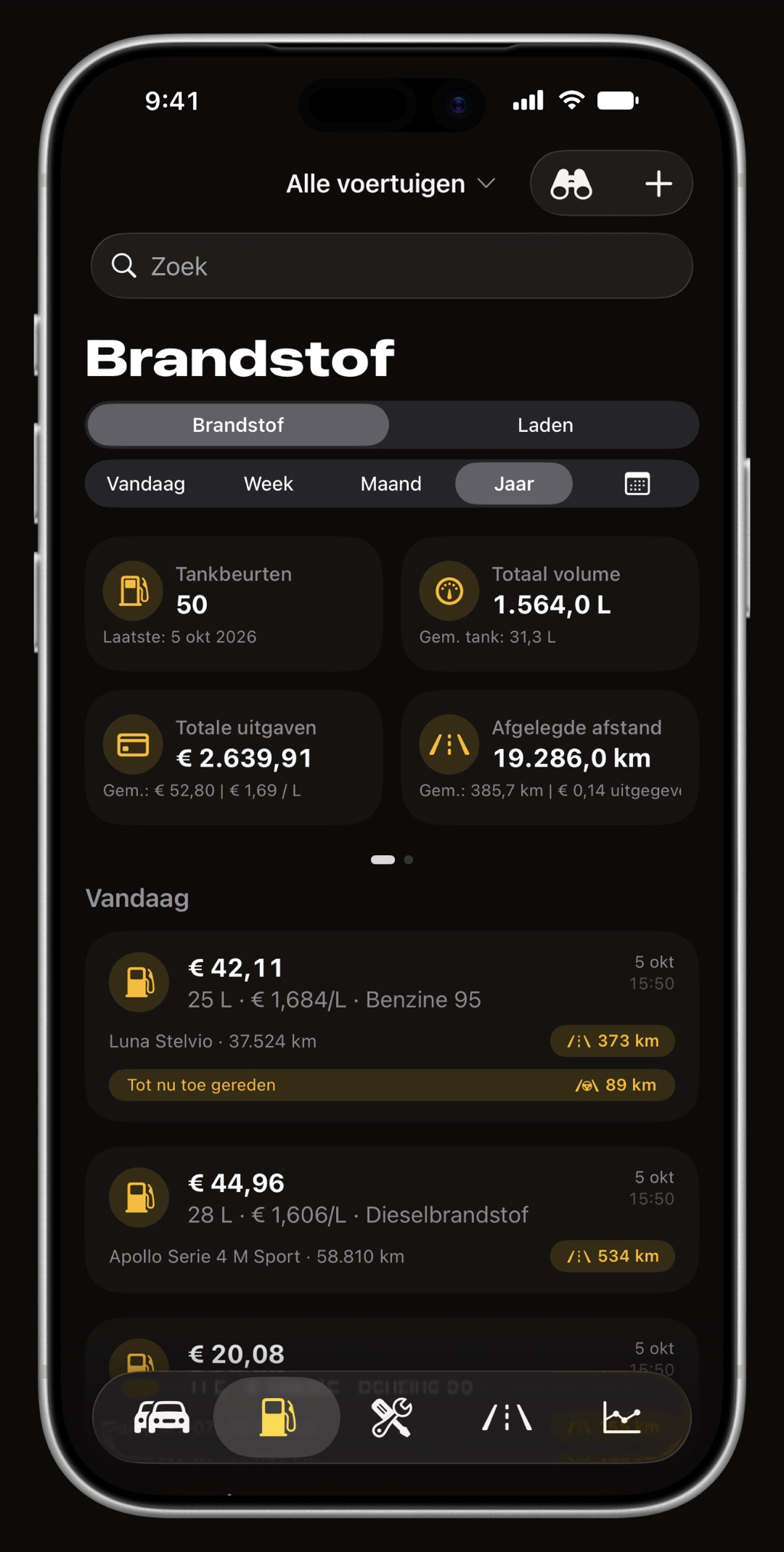 Brandstoflogboek van WrenchTime op iPhone met tankbeurten, volume, kosten en verbruik van volle tank tot volle tank