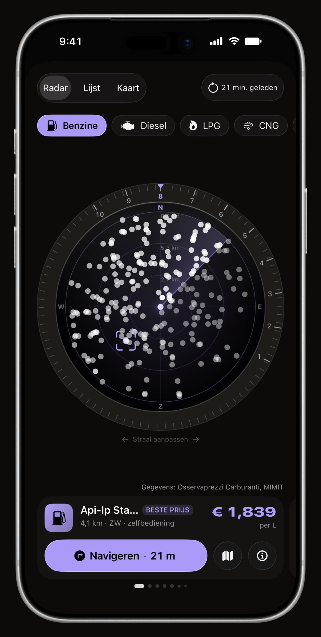 Prijsradar van WrenchTime op iPhone, met de ring, de kijkrichting en de stationskaart allemaal in de accentkleur: Lavendel
