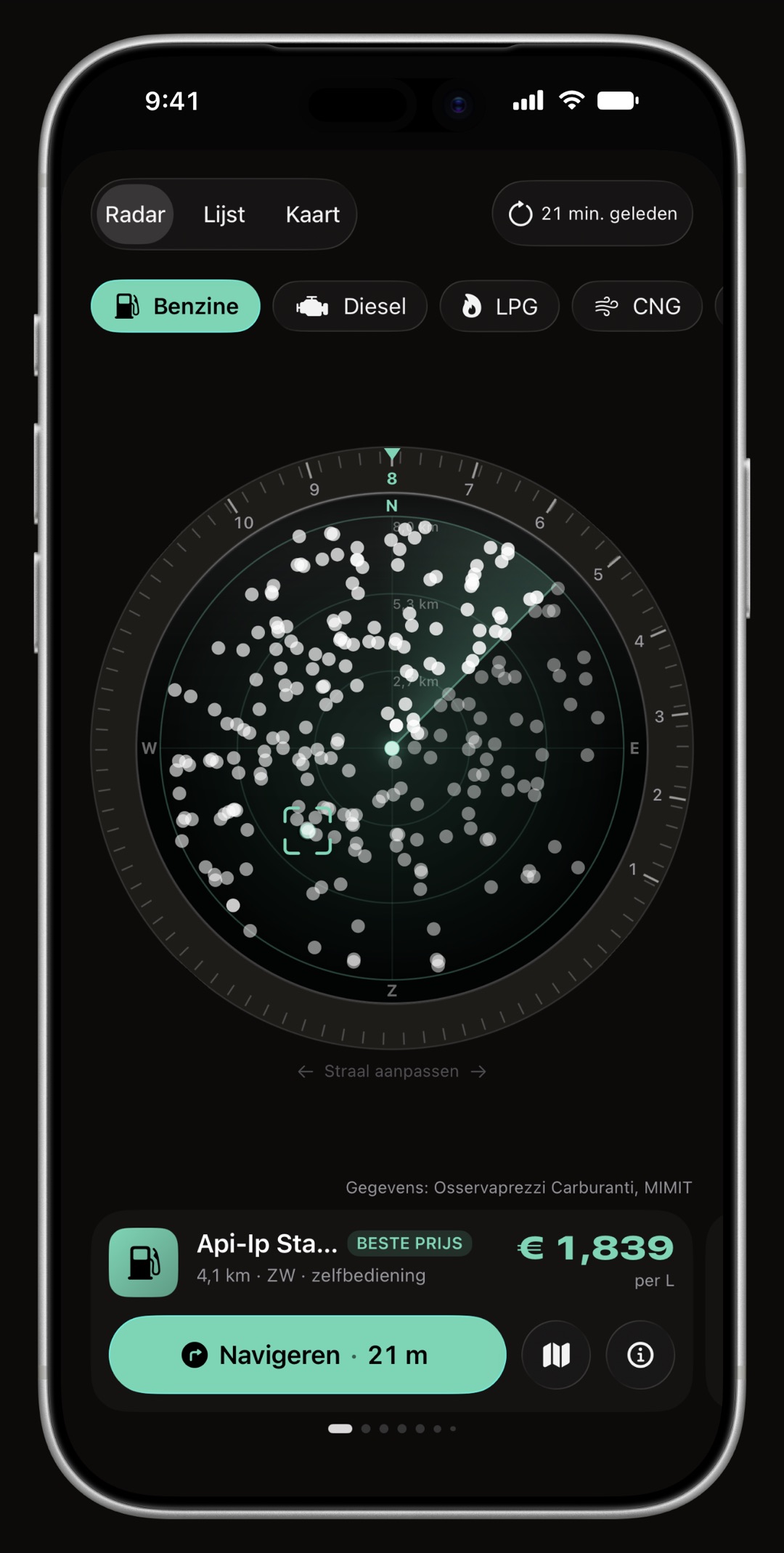 Prijsradar van WrenchTime op iPhone, met de ring, de kijkrichting en de stationskaart allemaal in de accentkleur: Munt