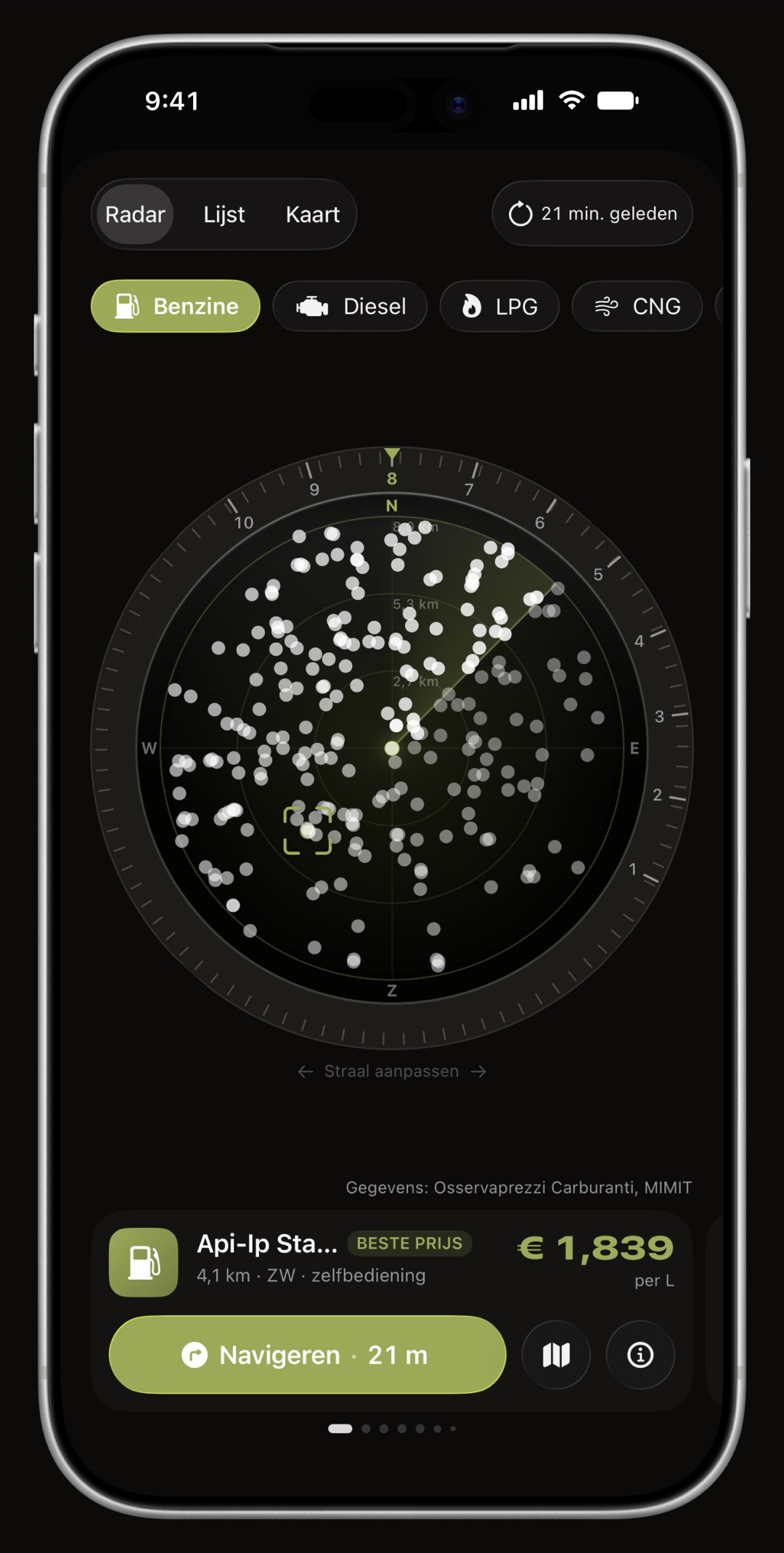 Prijsradar van WrenchTime op iPhone, met de ring, de kijkrichting en de stationskaart allemaal in de accentkleur: Olijfgroen